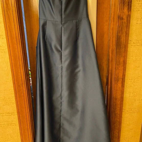 Alfred Sung brand bridesmaid dress - Picture 3 of 4